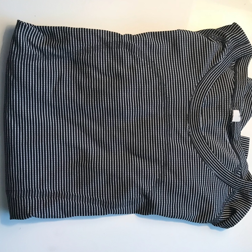 Lululemon swiftly workout top b/w stripe